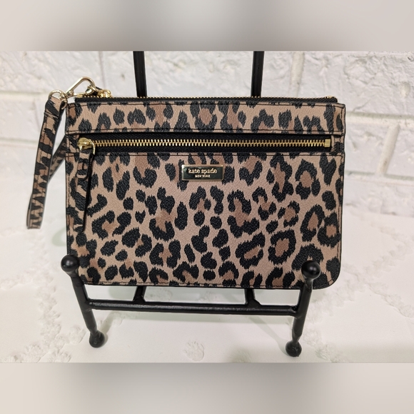 Kate Spade New York Shore Street Time Leopard Wristlet Wallet Purse Animal Print - Picture 1 of 14